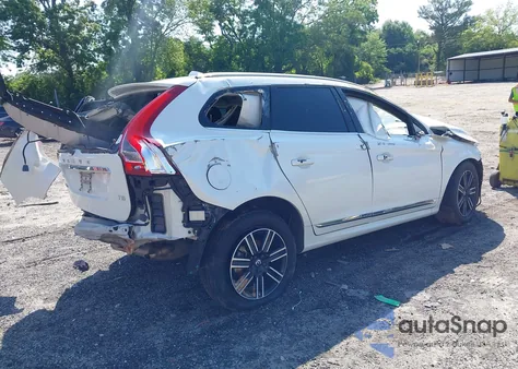 2017 Volvo Xc60 T5 Dynamic из США, поврежденный, VIN YV440MDR3H2225978